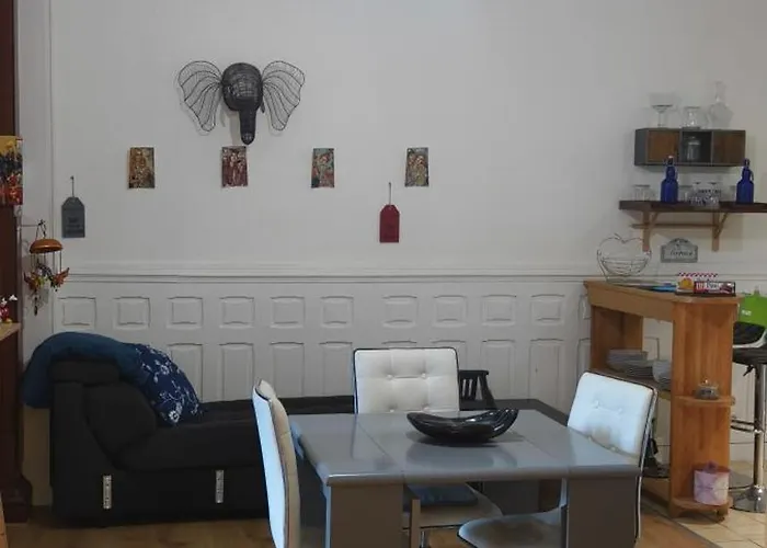 50 M A Pied Et Centre Apartamento *